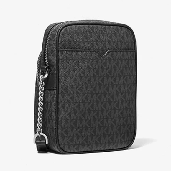 MICHAEL KORS
Jet Set Travel Medium Logo Crossbody Bag Black signature co… - Picture 2 of 4